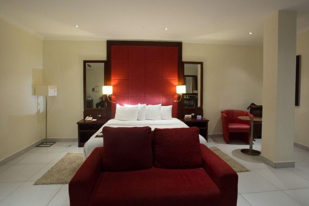 Best Western Plus Serene Atlantic Hotel Sekondi-Takoradi Екстериор снимка