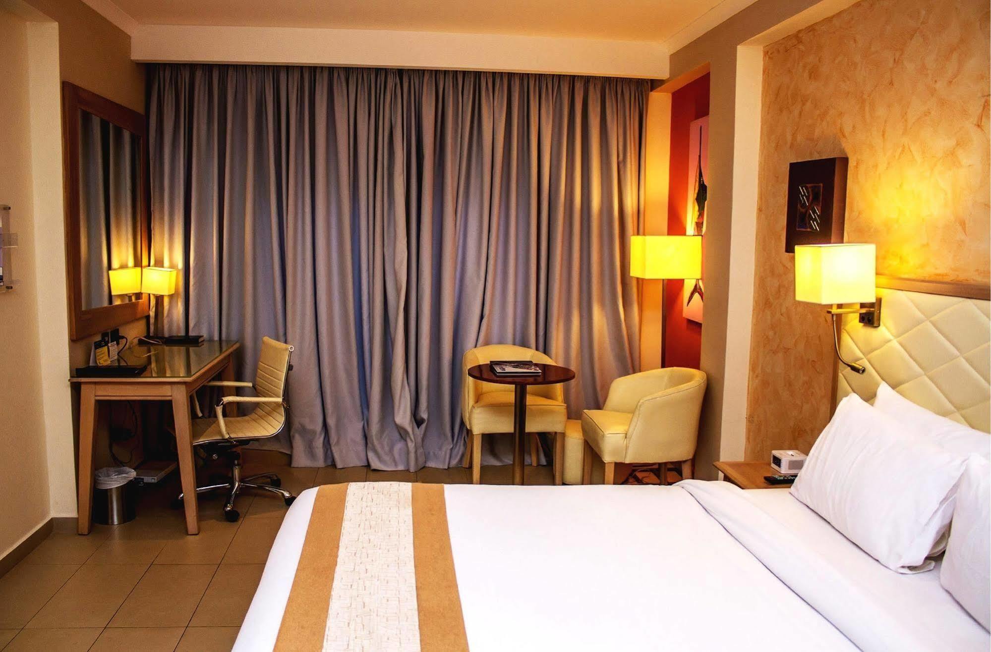 Best Western Plus Serene Atlantic Hotel Sekondi-Takoradi Екстериор снимка